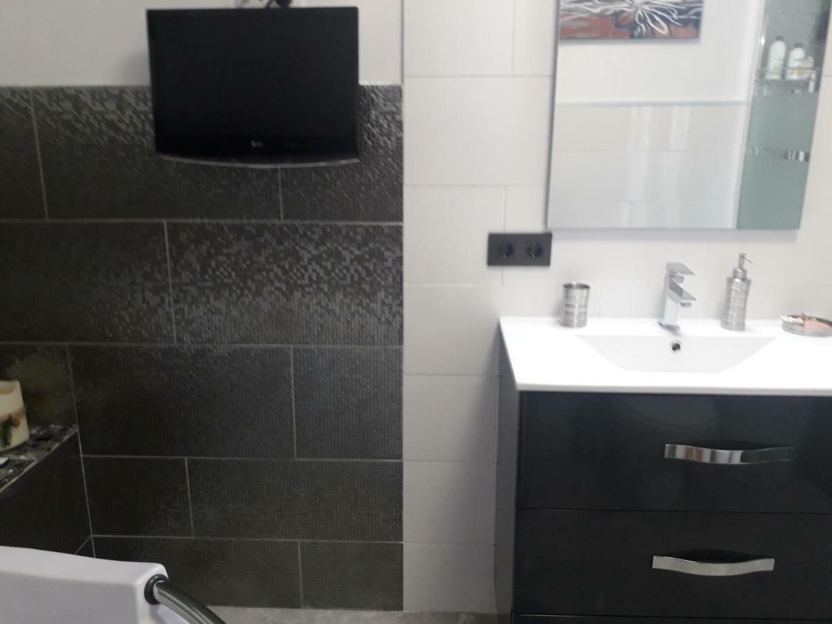 Con Jacuzzi Vistas A La Piscina Apartment
